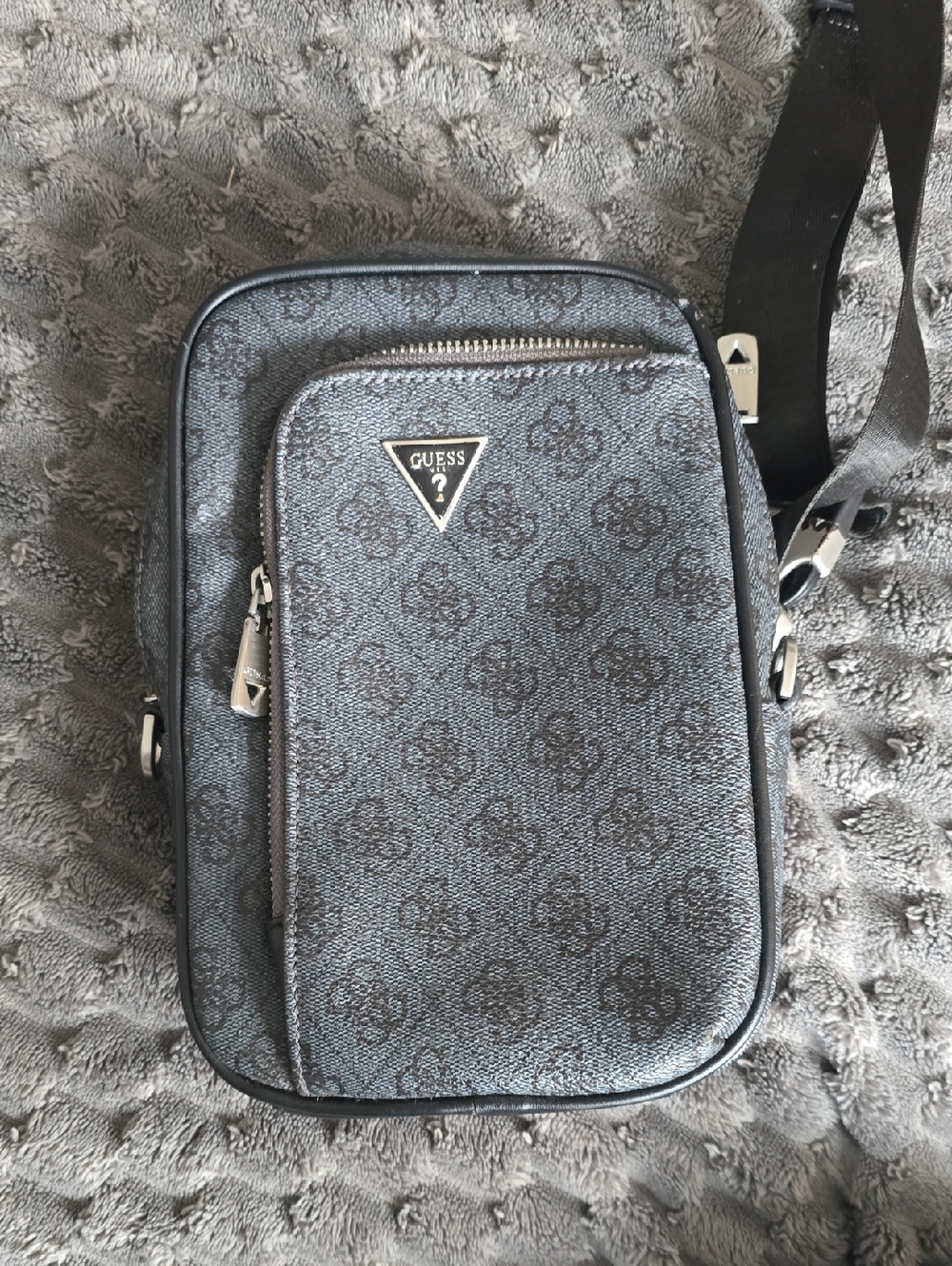 Guess Men's Gray Logo Print Belt Bag